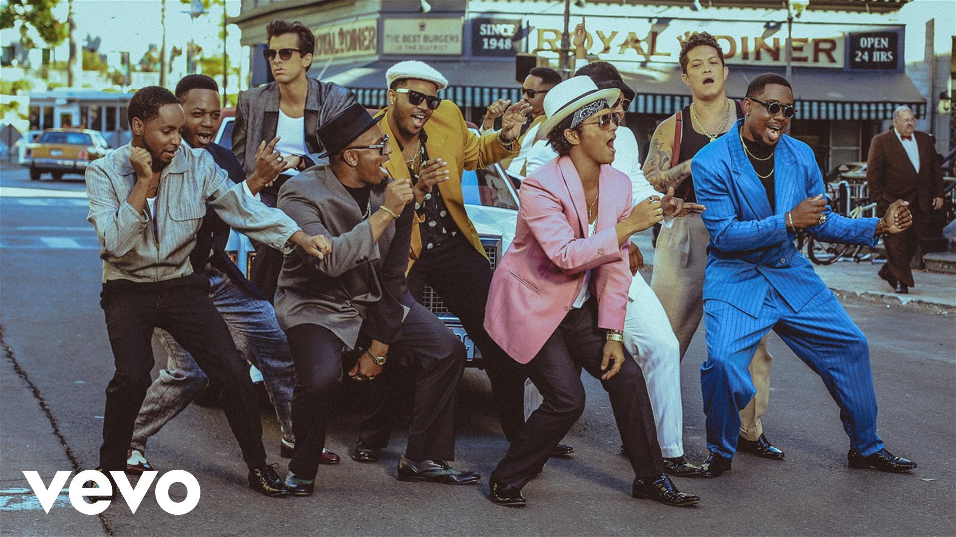 Mark Ronson - Uptown Funk ft. Bruno Mars 2