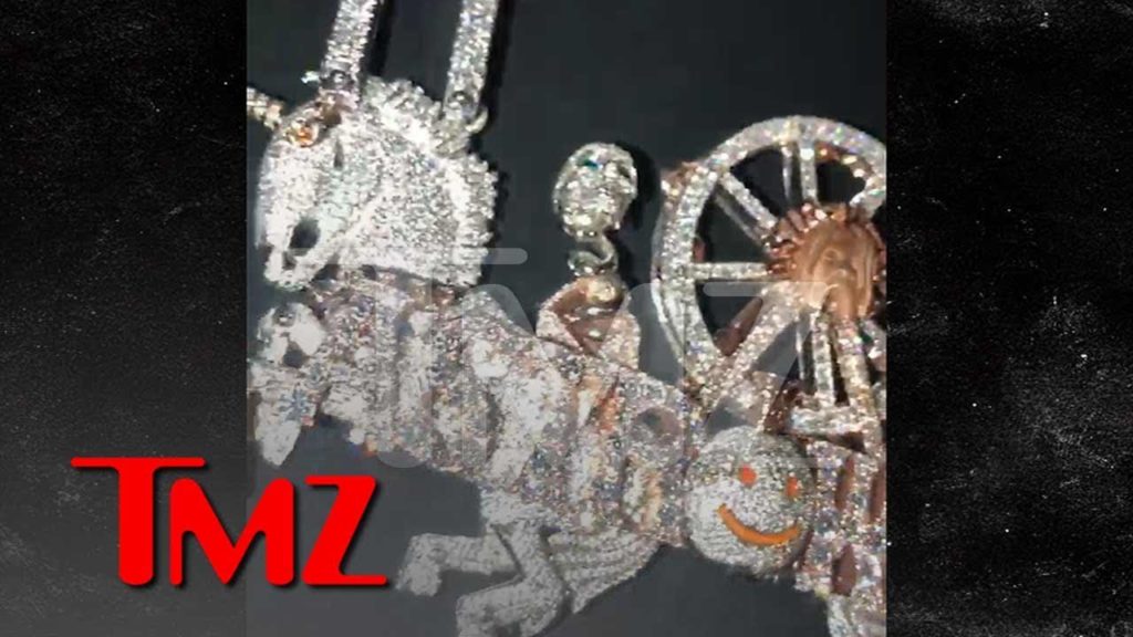 Travis Scott Drops $450,000 For His Astroworld Set Design in Diamonds | TMZ 1