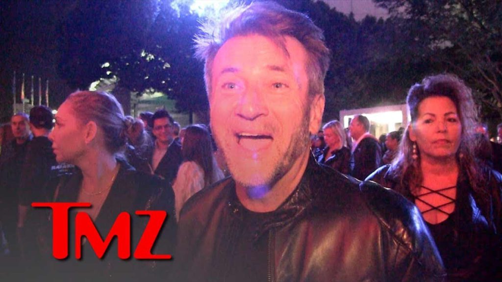 Robert Herjavec Bets on Jeff Bezos Over Elon Musk in Race to Mars | TMZ 1