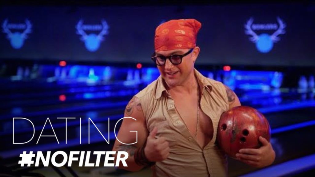 Jonathan Tries to Bowl a Perfect Strike for a Kiss | Dating #NoFilter | E! 1
