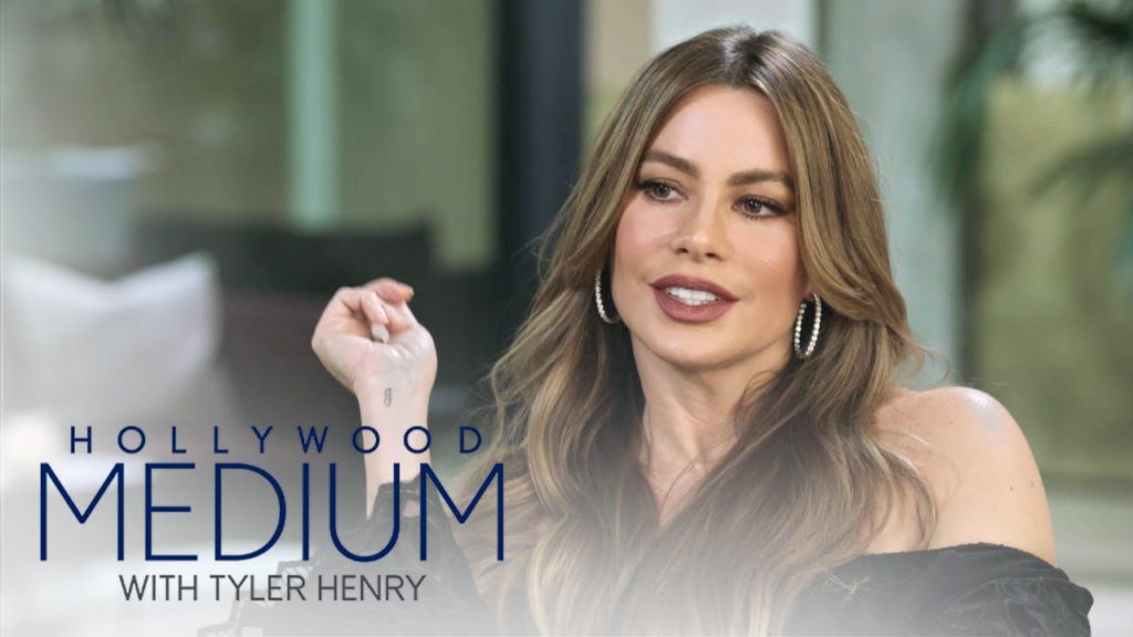 Sofia Vergara's Niece Gets Special Message From Her Late Father | Hollywood Medium | E! 1