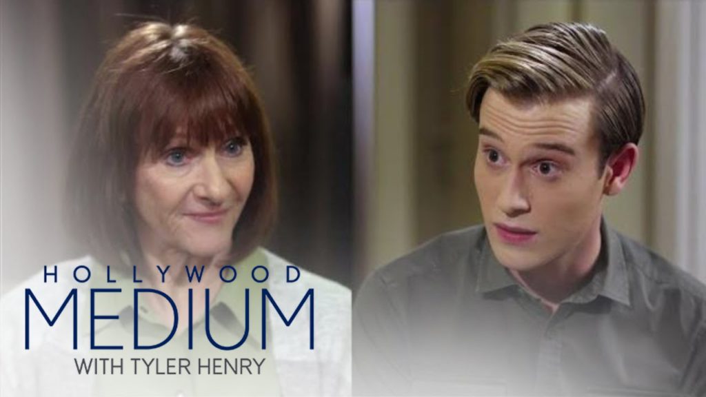 Tyler Henry Validates Mom's Suspicions of Son Killed by Smiley Face Killer | Hollywood Medium | E! 1