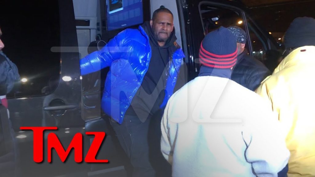 R. Kelly Turns Himself In To Police After Being Charged With Sexual Abuse 1