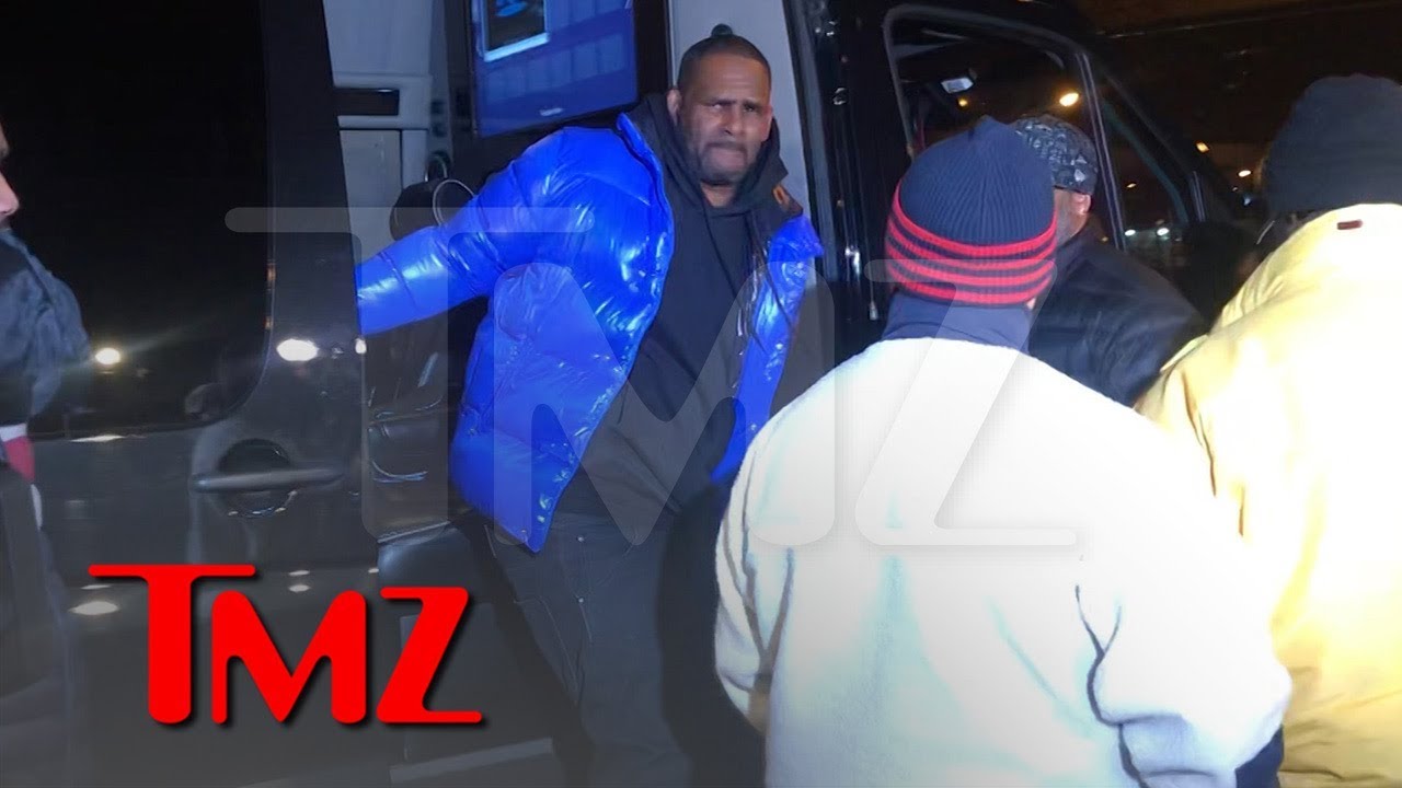 R. Kelly Turns Himself In To Police After Being Charged With Sexual Abuse 3