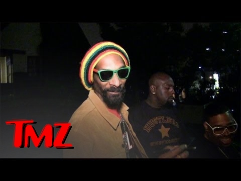 Snoop Dogg Tells the BEST JOKE EVER... | TMZ 2