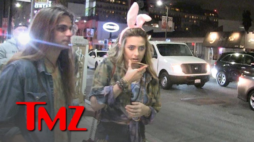 Paris Jackson Says Everything's Okay While Heading Into Comedy Show | TMZ 1