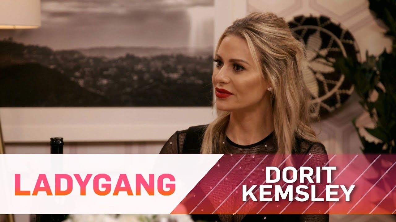 "RHOBH" Star Dorit Kemsley Shares Tips on Holiday Gifts | LadyGang | E! 3