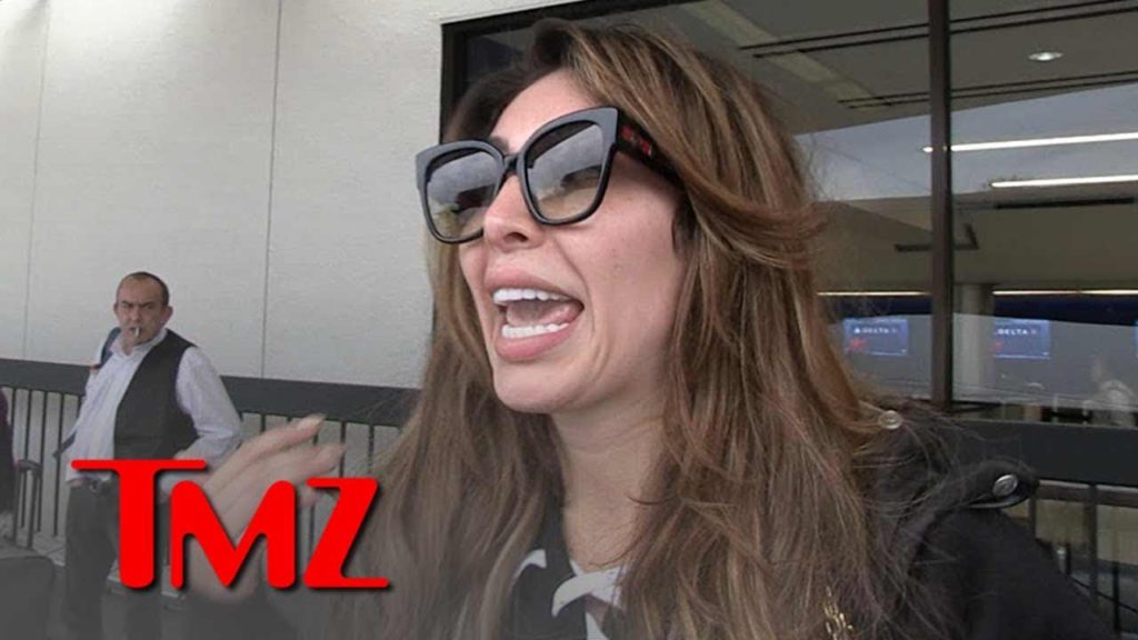 Farrah Abraham Brushes Off Talk of Copying Kourtney Kardashian's Nude Pose | TMZ 1