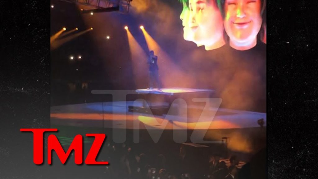 Travis Scott Back on the Road, Gives Kiylie Jenner Loving Shout Out | TMZ 1