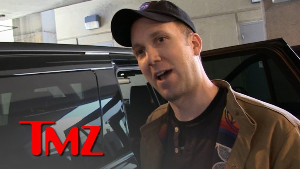 'Daily Show' Comedian Jordan Klepper Talks College Bribery Scandal | TMZ 1