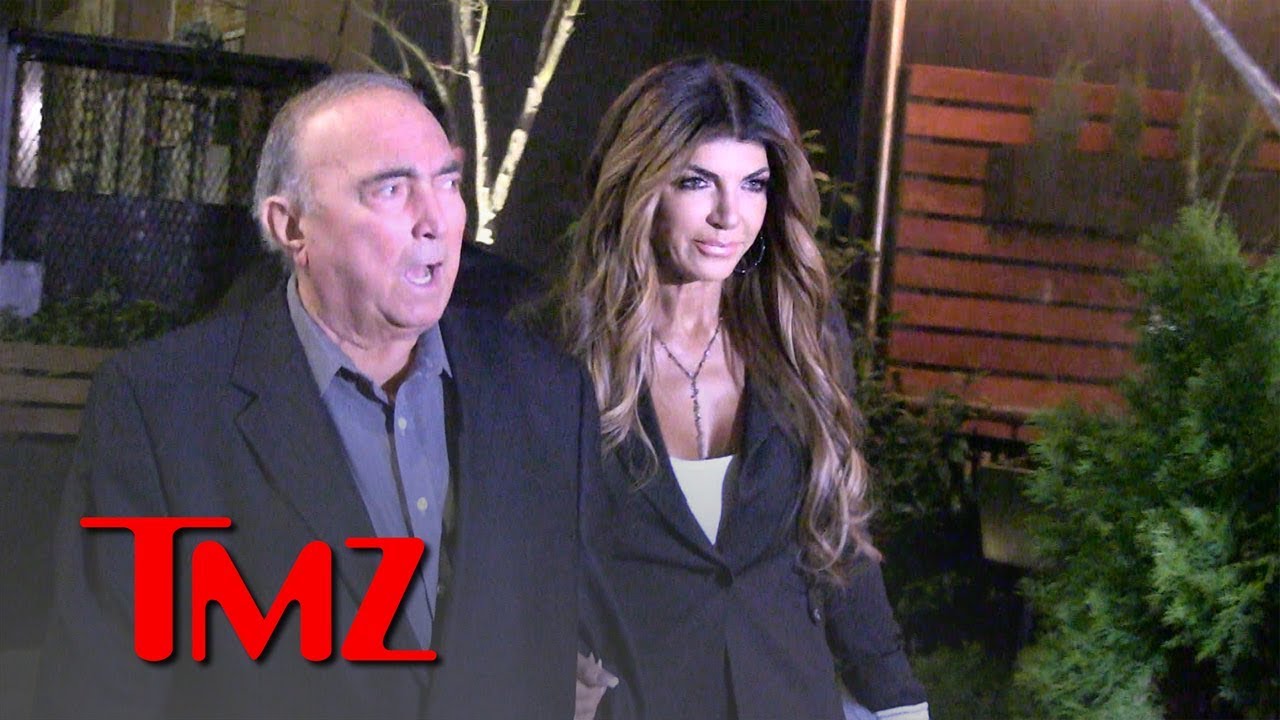 Teresa Giudice Smiles Through Pain Hours After Joe's Taken Into ICE Custody | TMZ 5