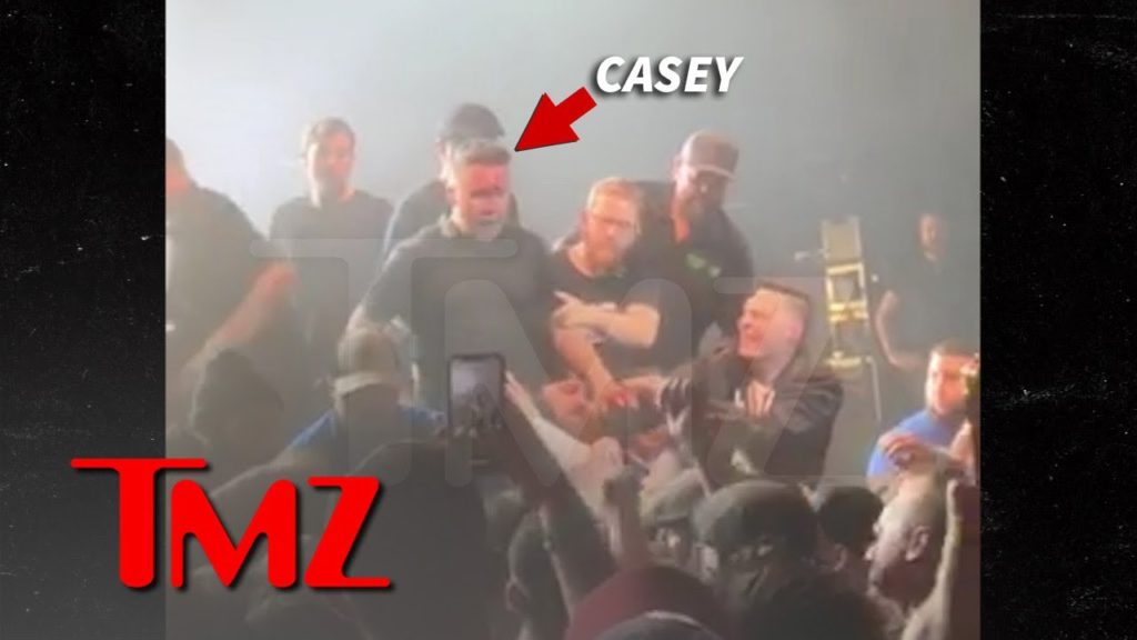 Dropkick Murphys' Ken Casey Bloodied Up in Fight with Concert Fan 1