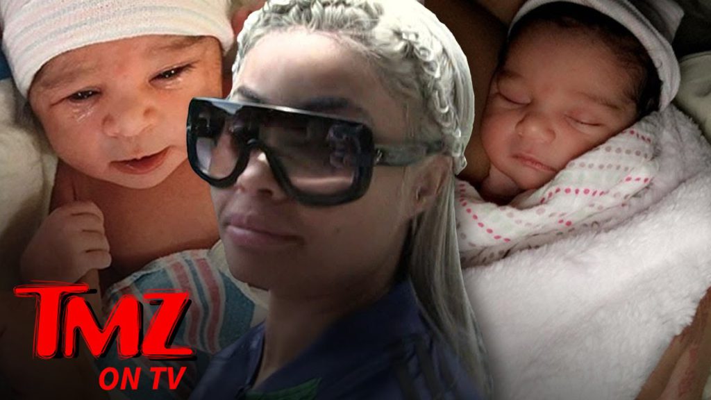 Dream Kardashian's Wide Awake and Sooo Cuuuuuuuuute! | TMZ TV 1