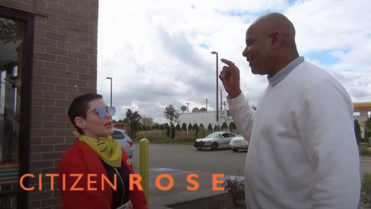 Rose McGowan Talks to a Man on the Street About Abuse | CITIZEN ROSE | E! 2