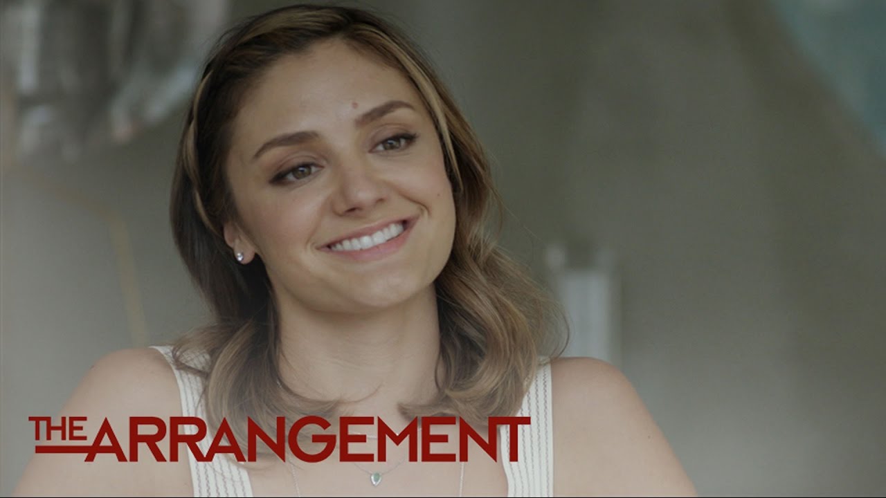 Is Megan Morrison's Plan to Do a Play a Bad Idea? | The Arrangement | E! 4