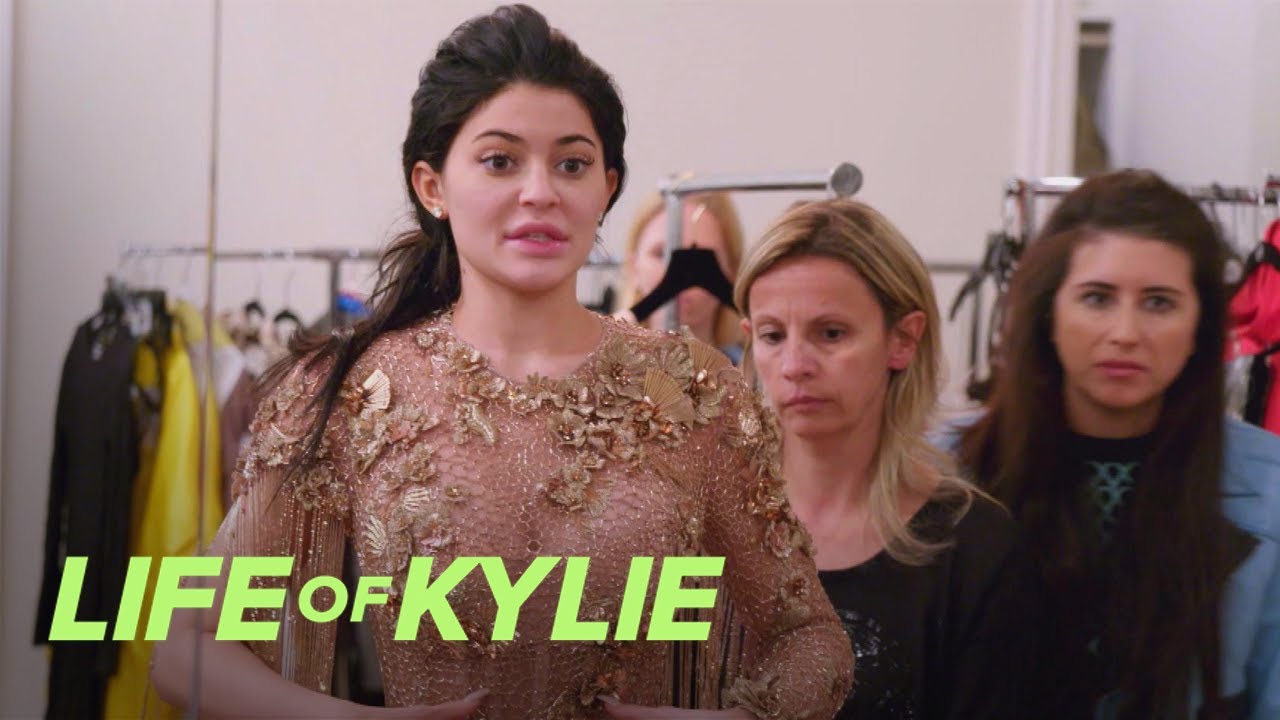 Kylie Jenner Wants What Done to Her Versace Gown?! | Life of Kylie | E! 5