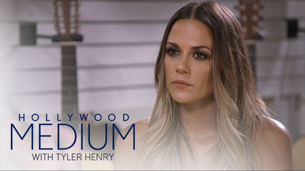 Jana Kramer's Reading Goes in a Different Direction | Hollywood Medium with Tyler Henry | E! 1