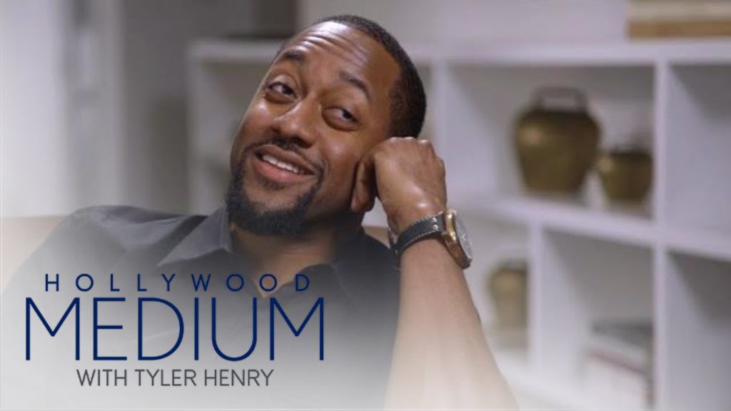 Jaleel White Breaks Down Over Costar's Death | Hollywood Medium with Tyler Henry | E! 1