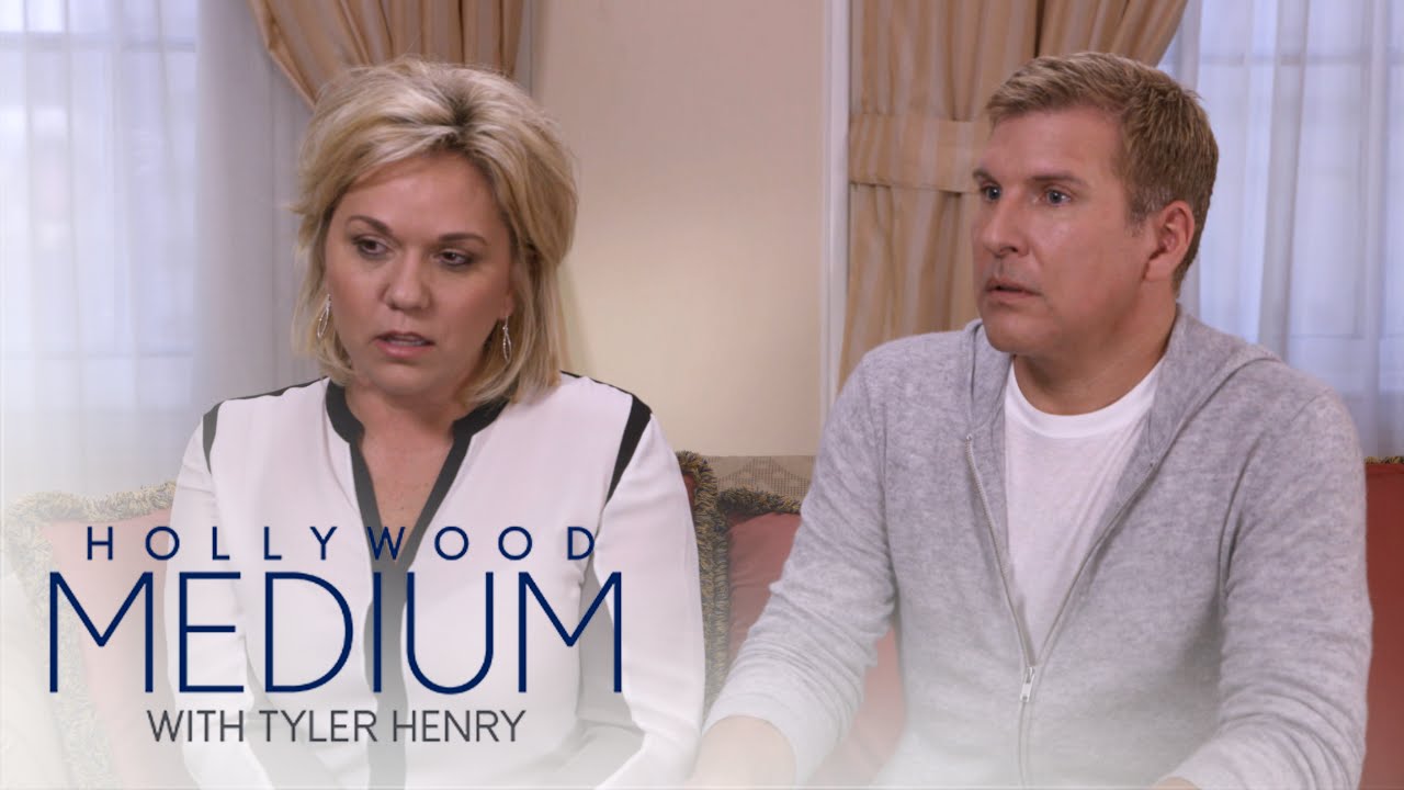 Todd and Julie Chrisley Get Message From Late Brother | Hollywood Medium with Tyler Henry | E! 2