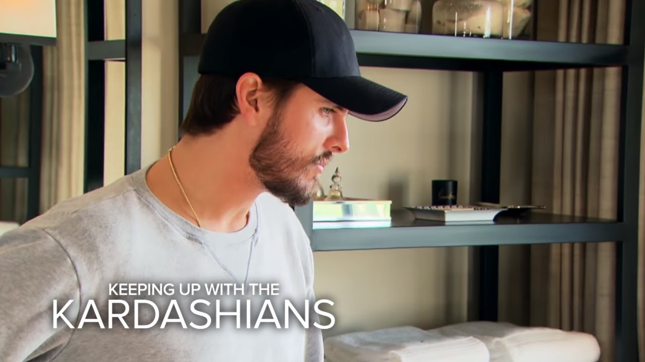 KUWTK | Scott Disick Trims Kourtney Kardashian's Lady Parts | E! 4