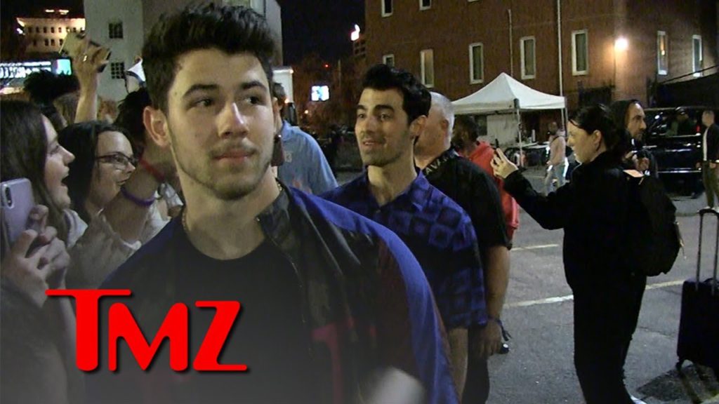The Jonas Brothers Perform Concert in Atlanta and Fans Go Crazy 1
