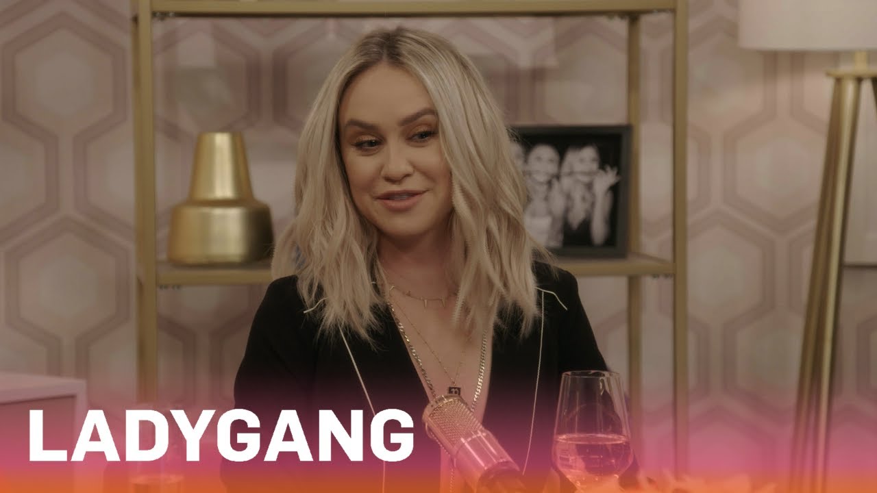 "LadyGang" Does The Emoji Challenge | E! 1