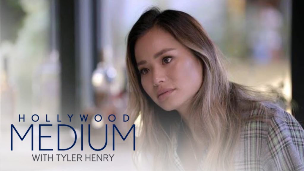 Tyler Henry Predicts Fertility Hurdles for Jamie Chung | Hollywood Medium with Tyler Henry | E! 1