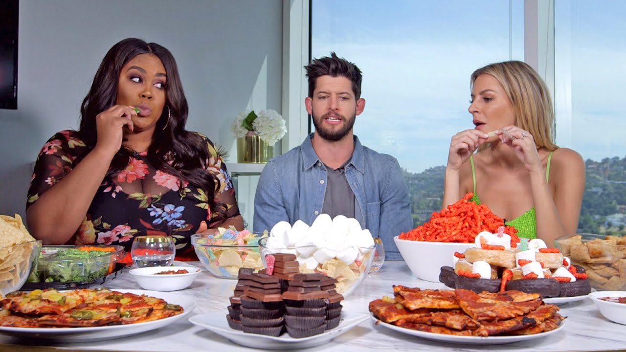Morgan Stewart, Hunter March & Nina Parker Do a Mukbang! | Nightly Pop | E! 1 Morgan Stewart, Hunter March & Nina Parker Do a Mukbang! | Nightly Pop | E! 1
