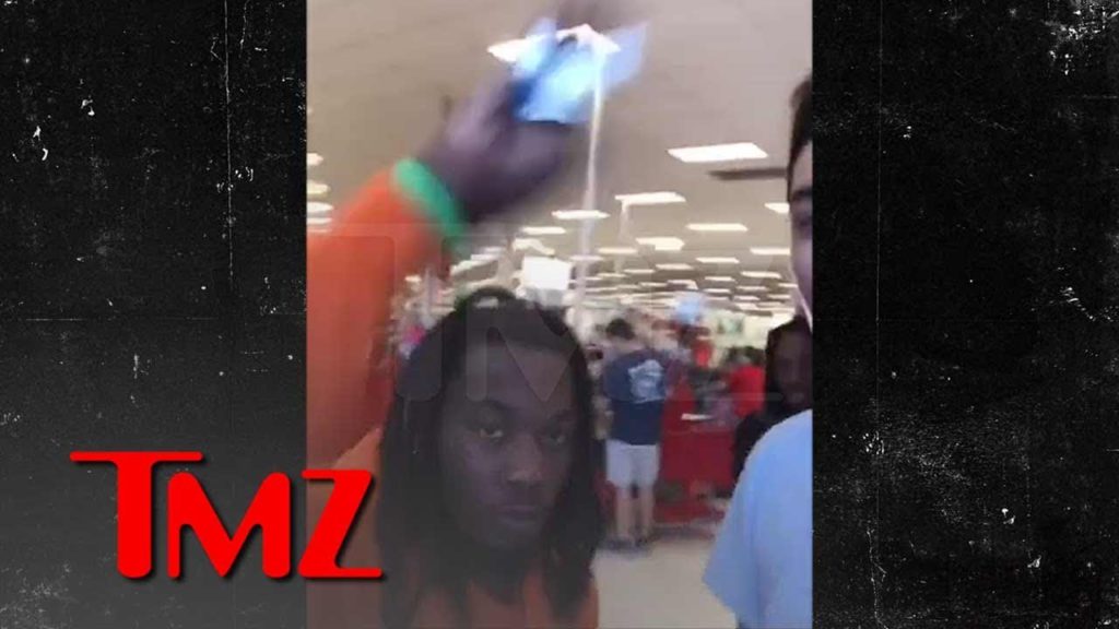 Offset Smacks Phone Out of Fan's Hand While He's Recording | TMZ 1