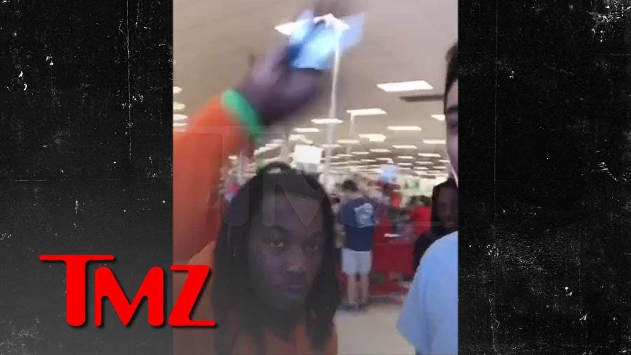 Offset Smacks Phone Out of Fan's Hand While He's Recording | TMZ 3