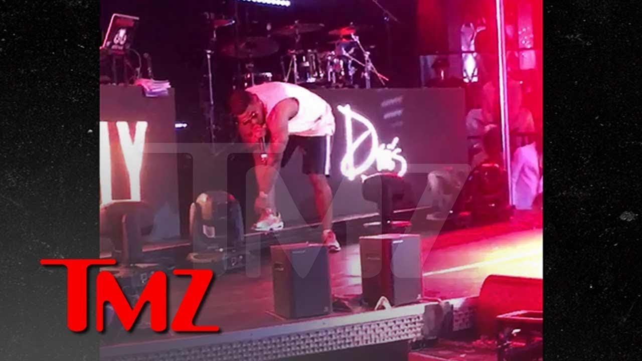 Nelly Pauses Show in Las Vegas After Fan Unties His Shoe | TMZ 5